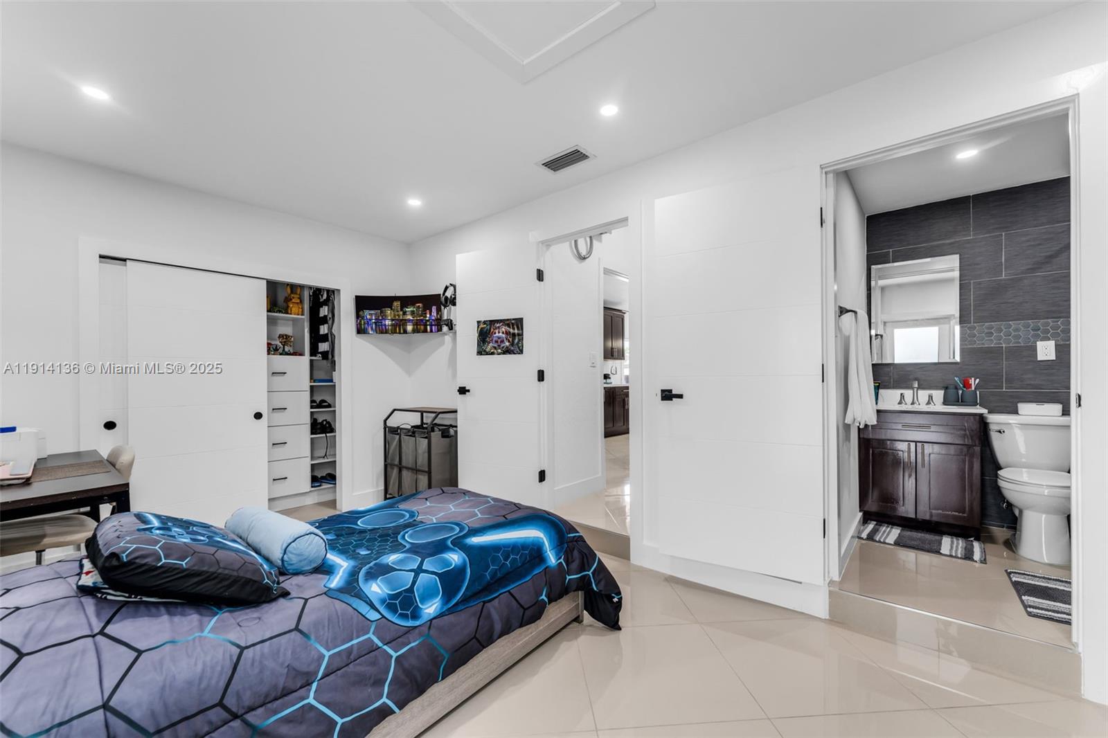 13030 Southwest 261st Terrace Homestead, FL 33032 - Photo 11 of 49