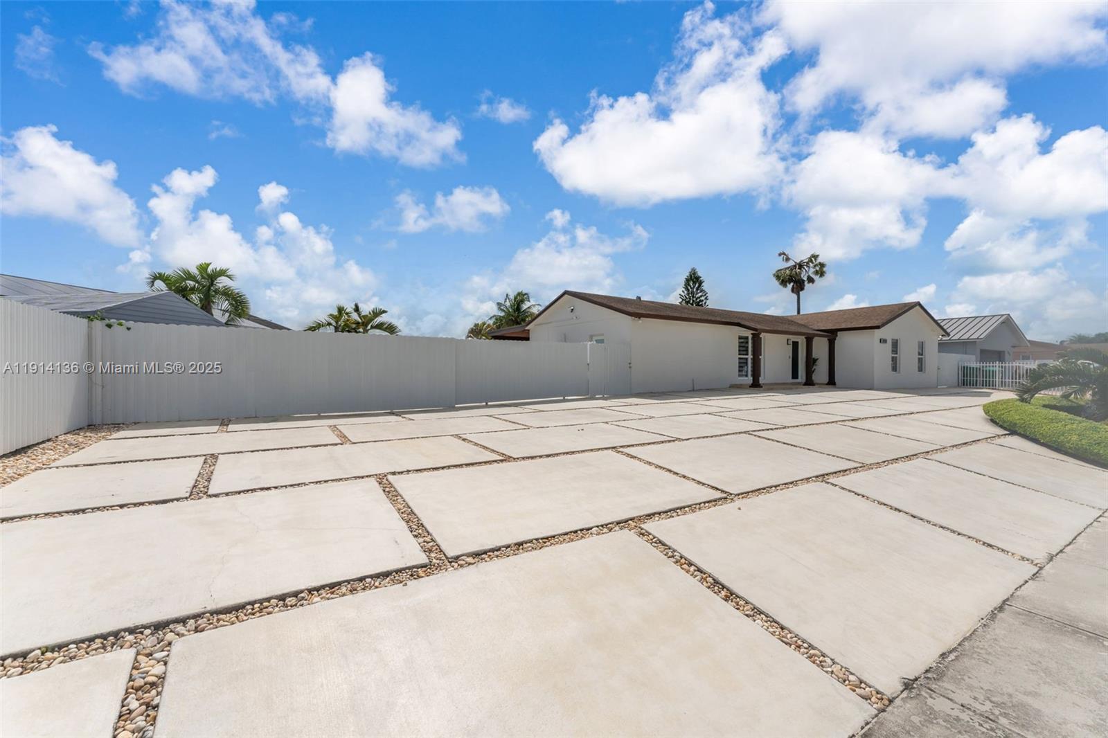 13030 Southwest 261st Terrace Homestead, FL 33032 - Photo 3 of 49