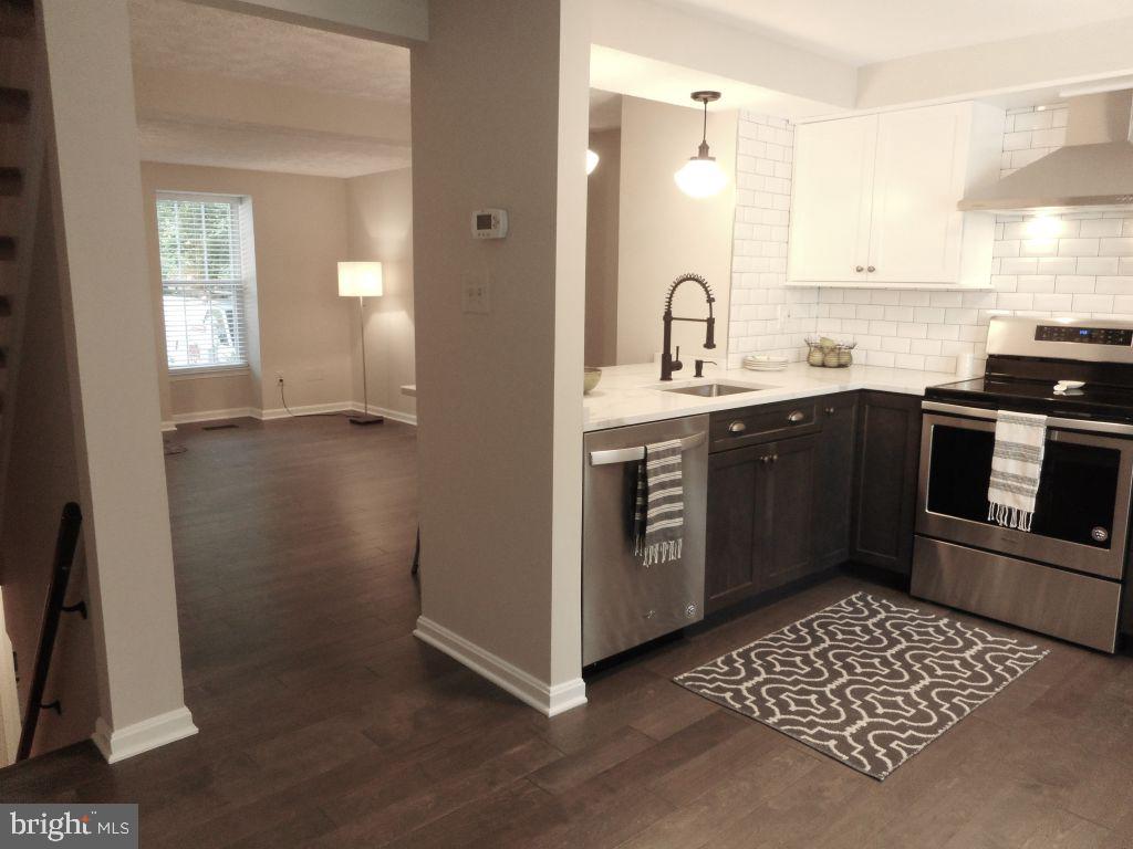 11916 Fieldthorn Court Reston, VA 20194 - Photo 11 of 49 Gallery Image 11