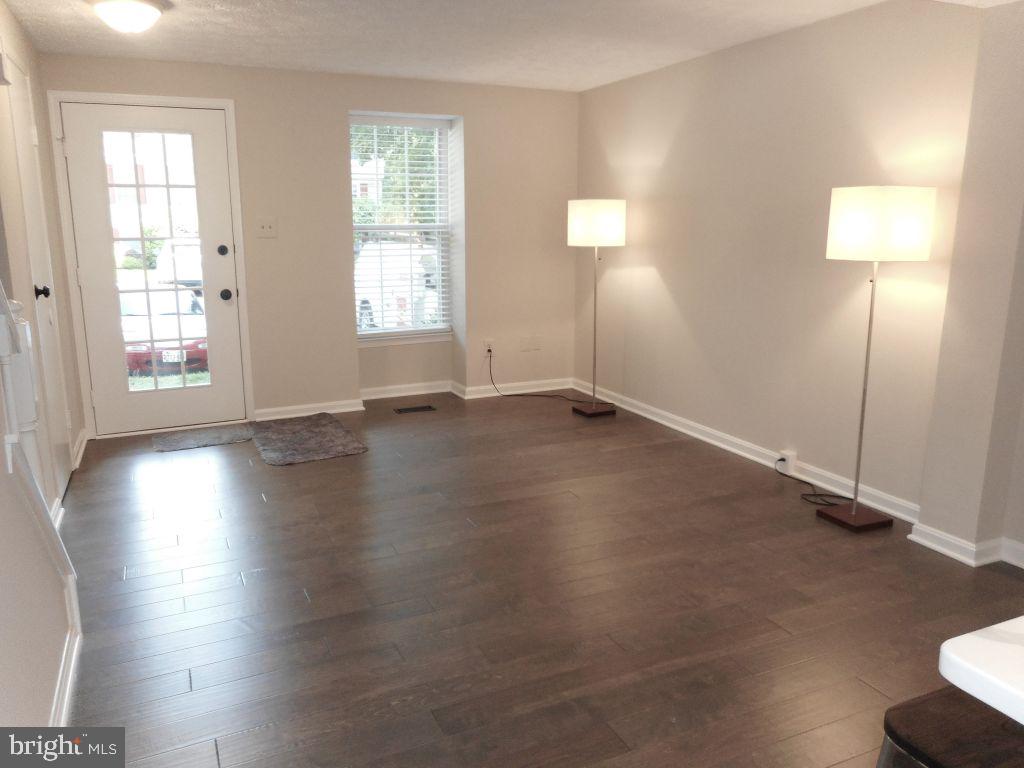 11916 Fieldthorn Court Reston, VA 20194 - Photo 14 of 49 Gallery Image 14
