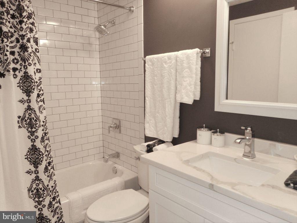 11916 Fieldthorn Court Reston, VA 20194 - Photo 16 of 49 Gallery Image 16