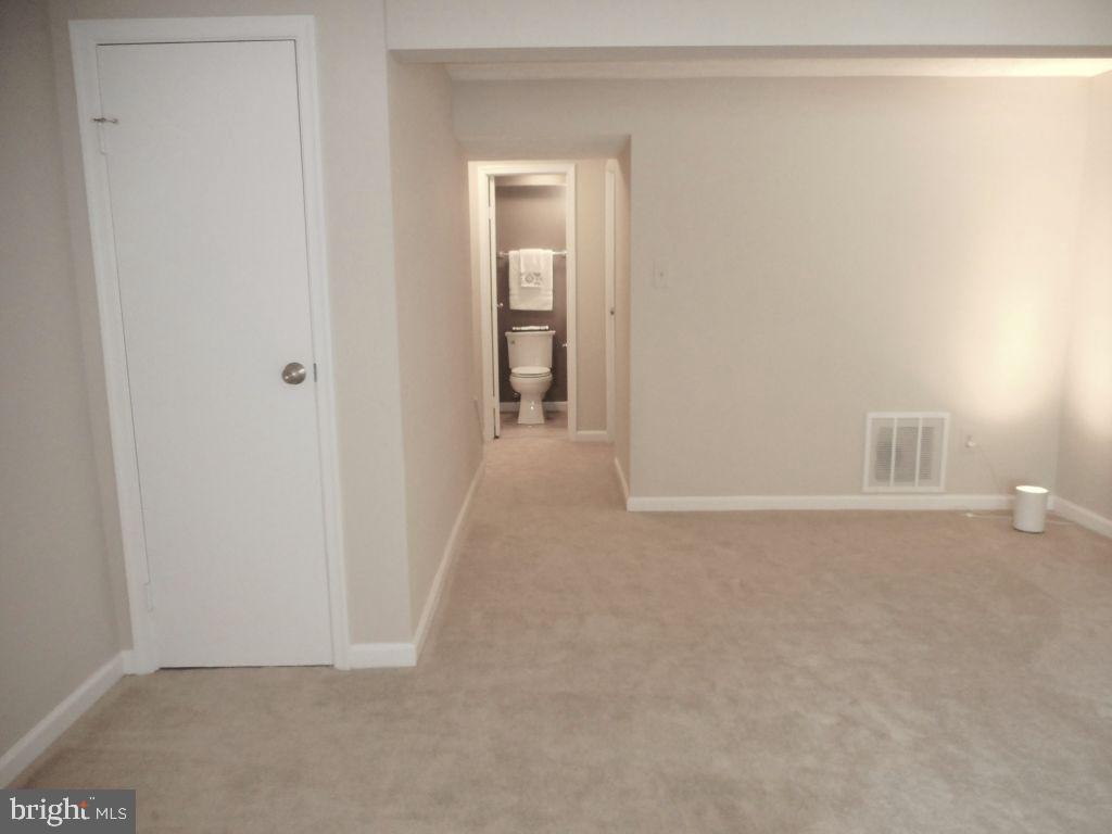 11916 Fieldthorn Court Reston, VA 20194 - Photo 30 of 49 Gallery Image 30