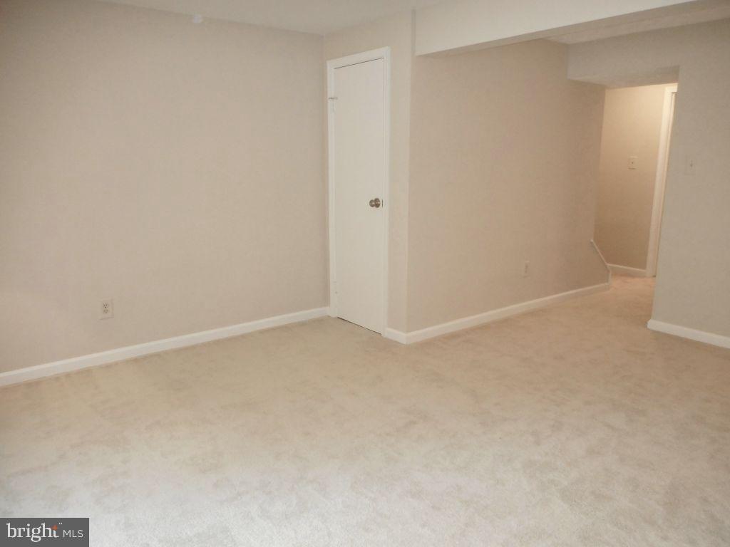 11916 Fieldthorn Court Reston, VA 20194 - Photo 31 of 49 Gallery Image 31