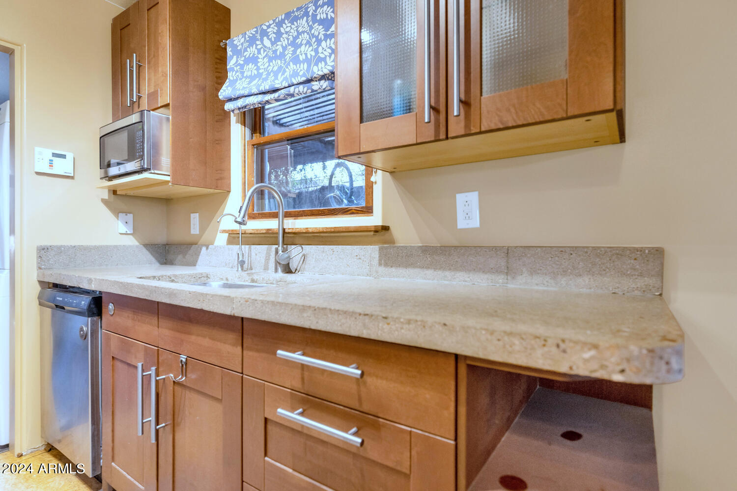 2702 North Greenfield Road Phoenix, AZ 85006 - Photo 11 of 22 2702 N Greenfield Rd (9)