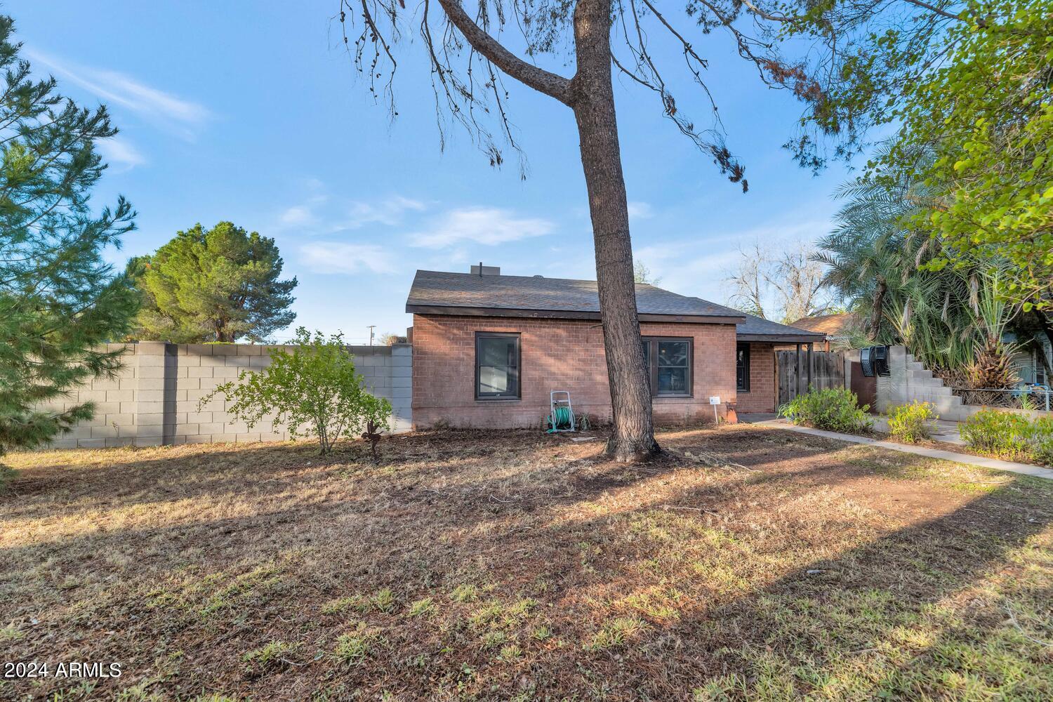 2702 North Greenfield Road Phoenix, AZ 85006 - Photo 2 of 22 Front - 2702 N Greenfield Rd
