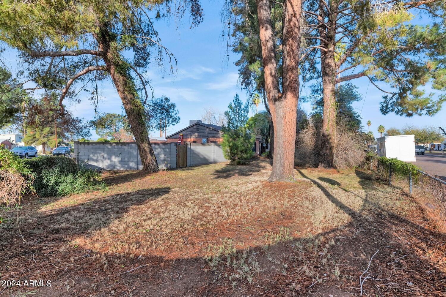 2702 North Greenfield Road Phoenix, AZ 85006 - Photo 6 of 22 2702 N Greenfield Rd (3)