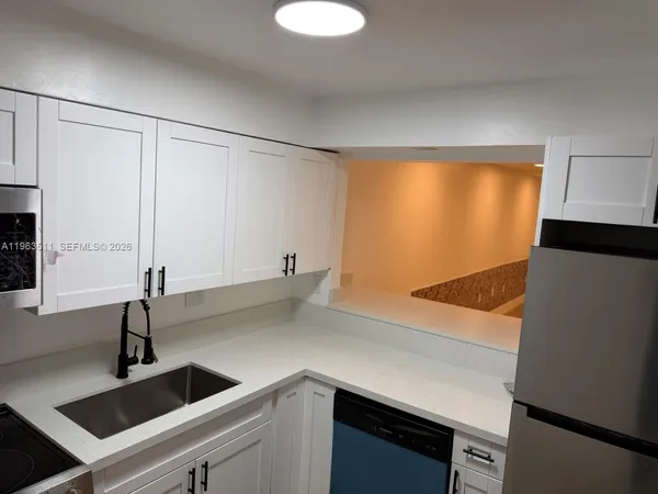 $1,975 | 20520 Northwest 15th Avenue, Unit 224, Miami Gardens, FL 33169