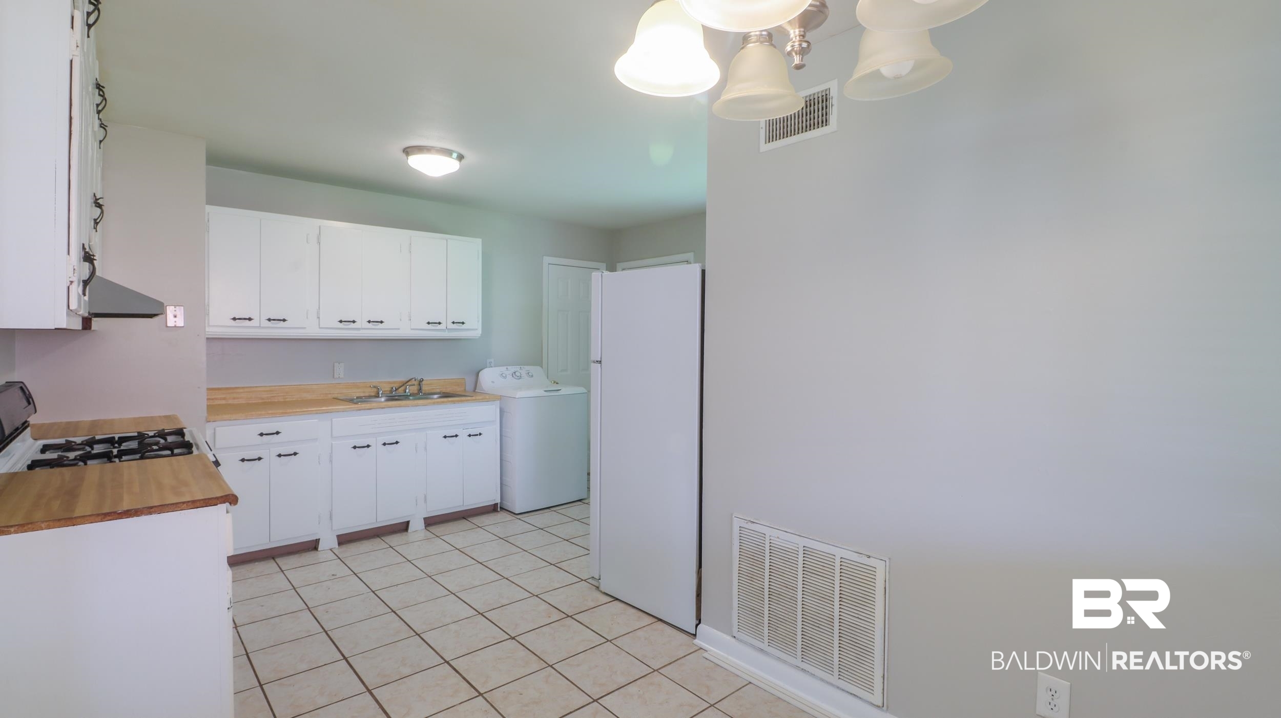 4107 Latimer Lane Mobile, AL 36609 - Photo 4 of 17
