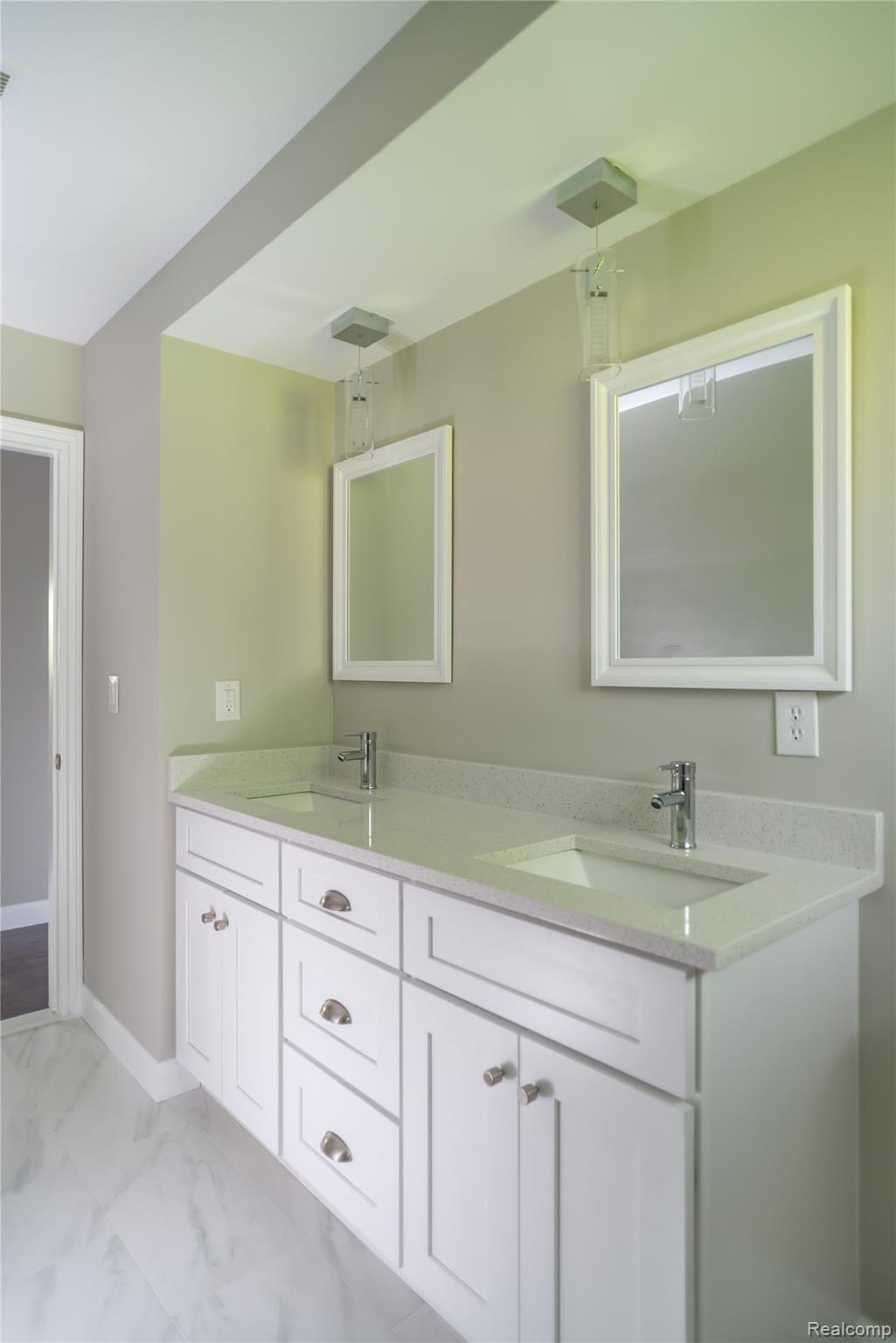 910 Dursley Road Bloomfield Hills, MI 48304 - Photo 30 of 33 DSC_5506.jpg