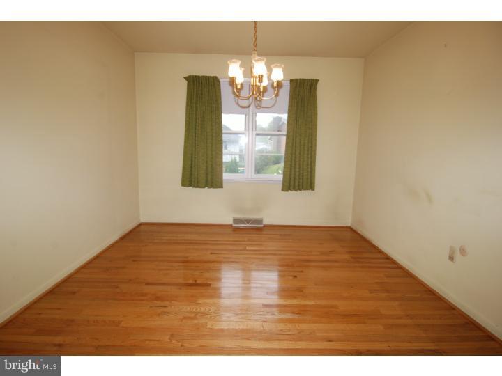 5 Executive Circle Reading, PA 19606 - Photo 4 of 10 Dining Room