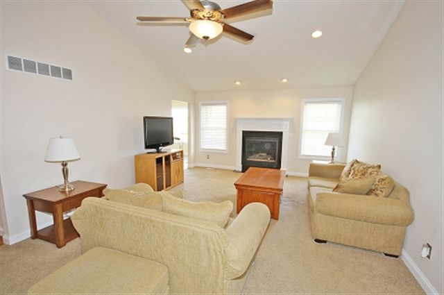 1305 Santa Fe Road Washington, IL 61571 - Photo 3 of 15 Gallery Image 3
