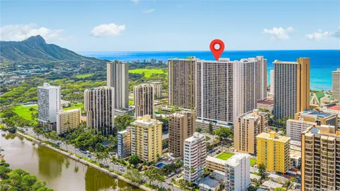 $680,000 | 201 ʻŌhua Avenue, Unit MAUKA 1706, Honolulu, HI 96815
