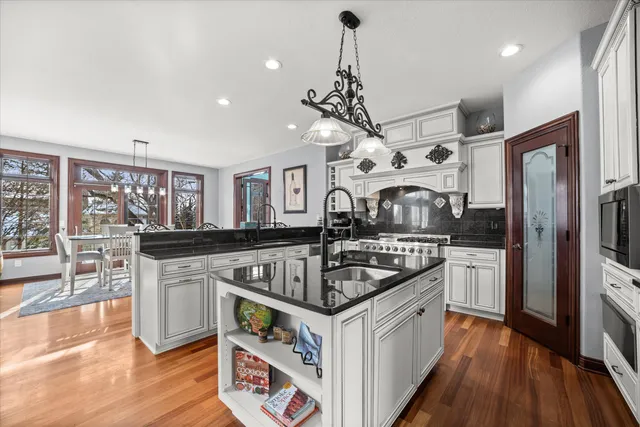 $1,399,900 | 139 Legend Court, Wales, WI 53183