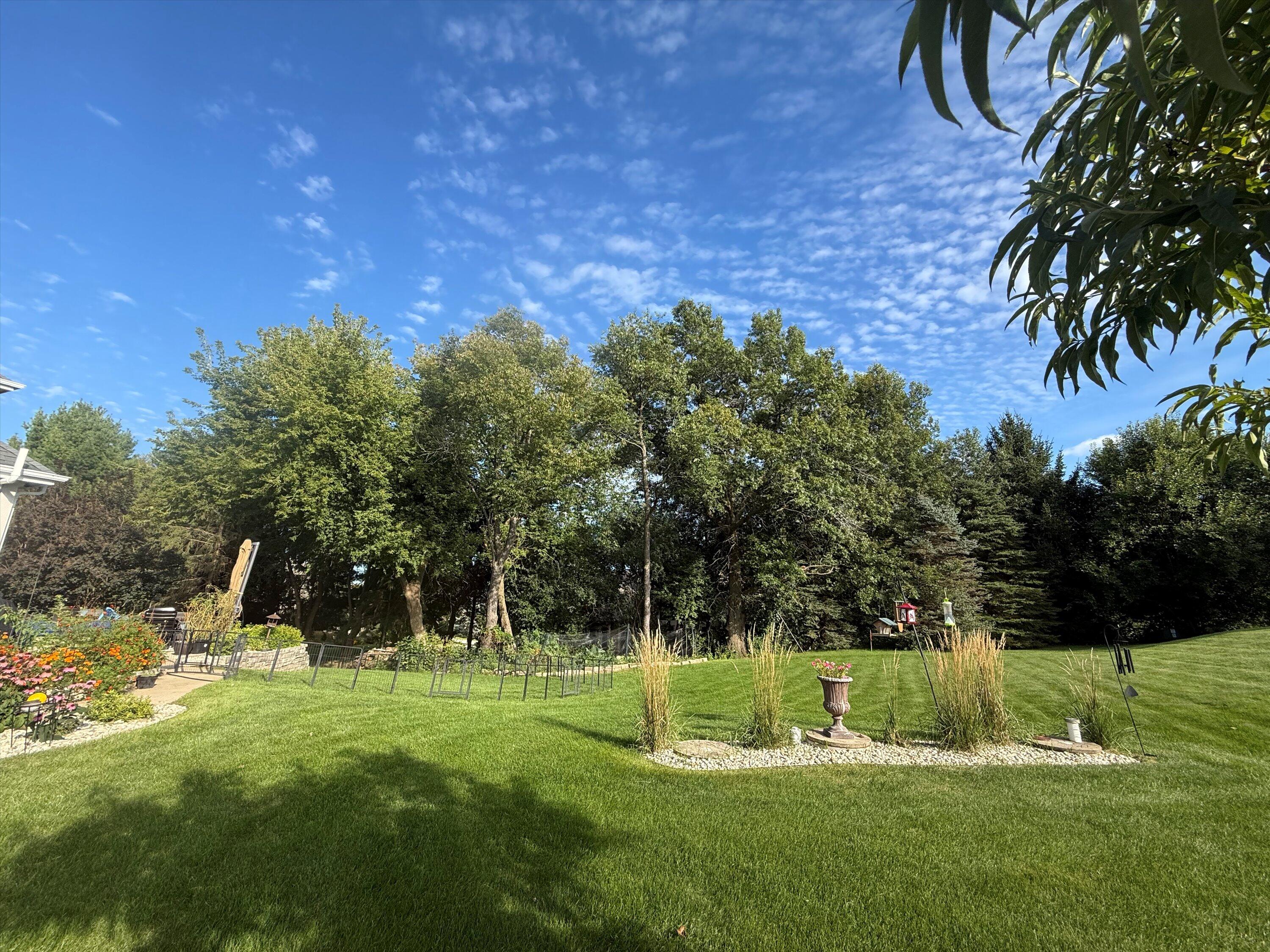 139 Legend Court Wales, WI 53183 - Photo 12 of 103 19-IMG_3681