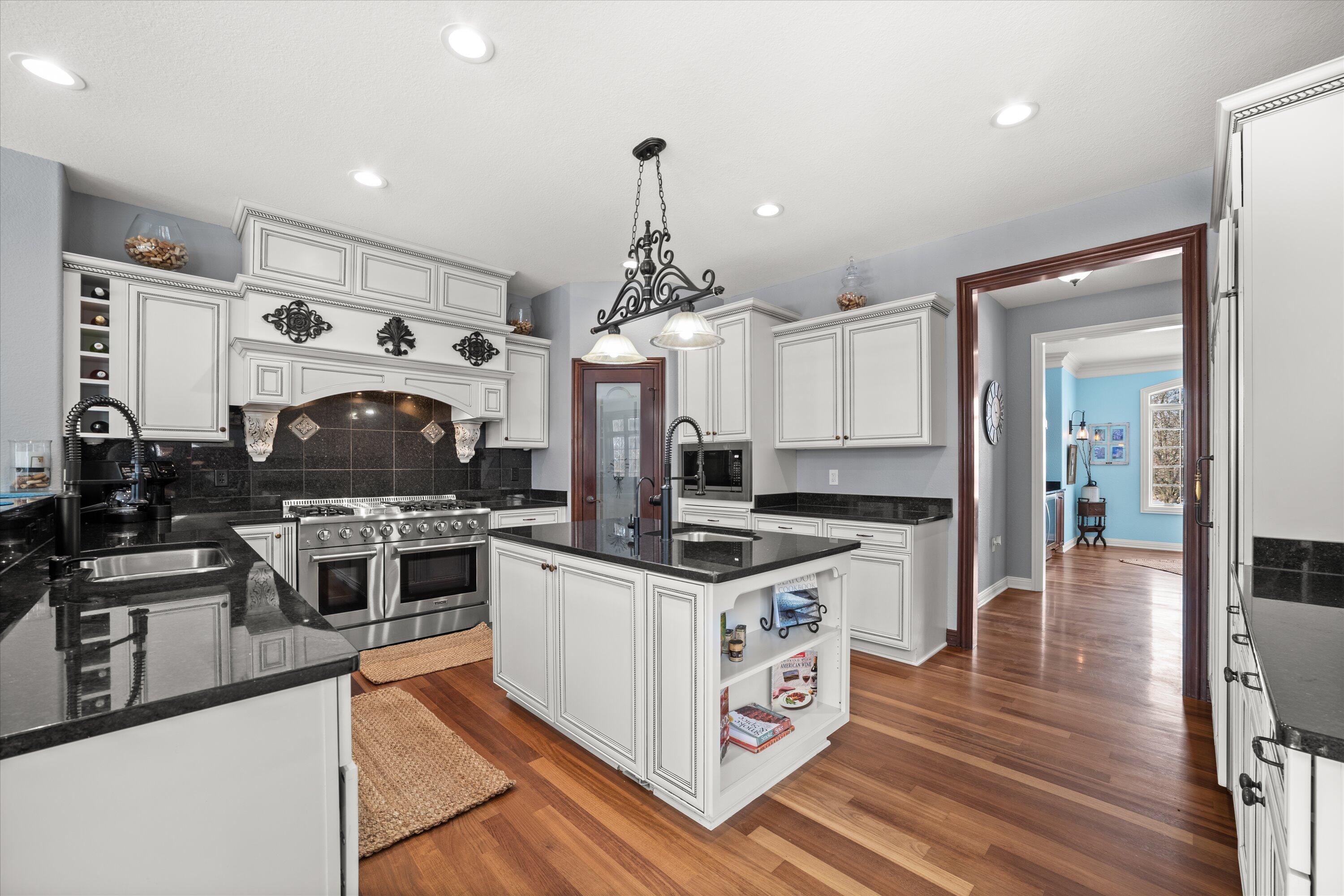 139 Legend Court Wales, WI 53183 - Photo 16 of 103 Chefs Kitchen