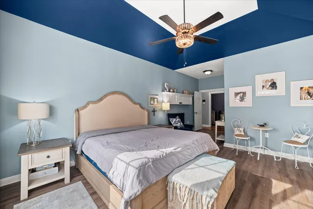 $1,399,900 | 139 Legend Court, Wales, WI 53183