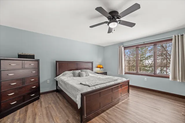 $1,399,900 | 139 Legend Court, Wales, WI 53183