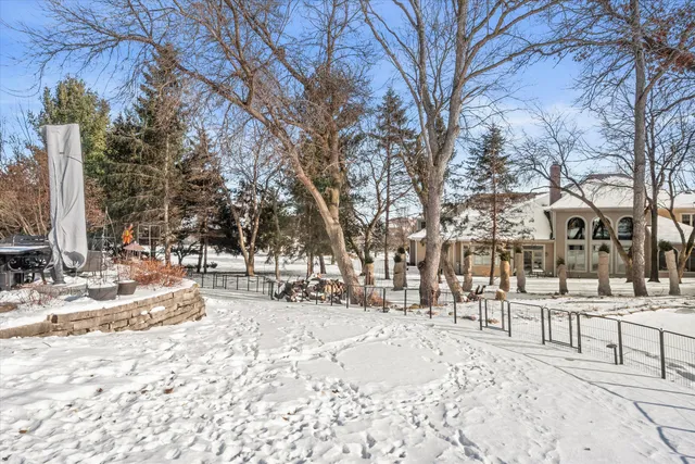 $1,399,900 | 139 Legend Court, Wales, WI 53183