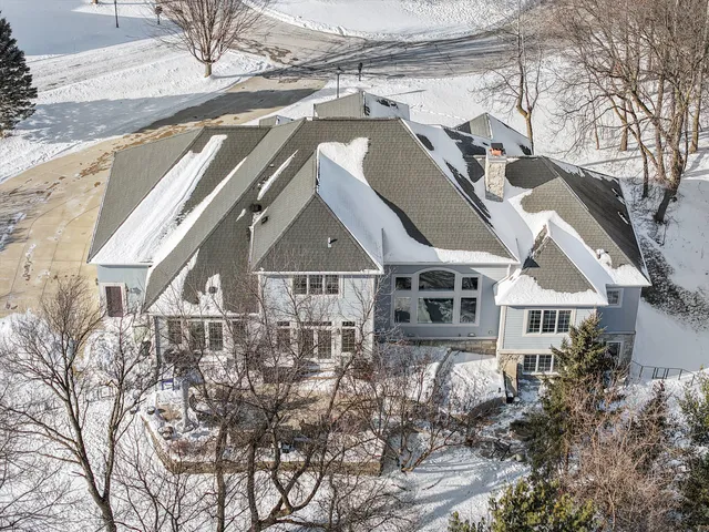 $1,399,900 | 139 Legend Court, Wales, WI 53183
