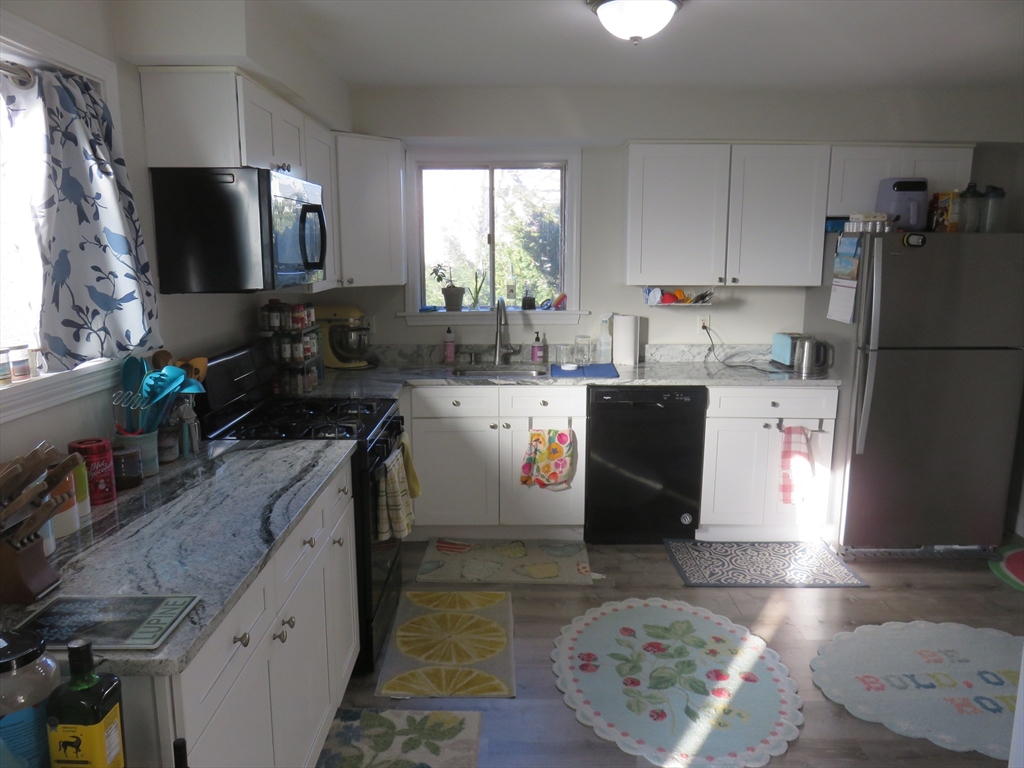 105 Plympton Street, Unit 2 Waltham, MA 02451 - Photo 3 of 27
