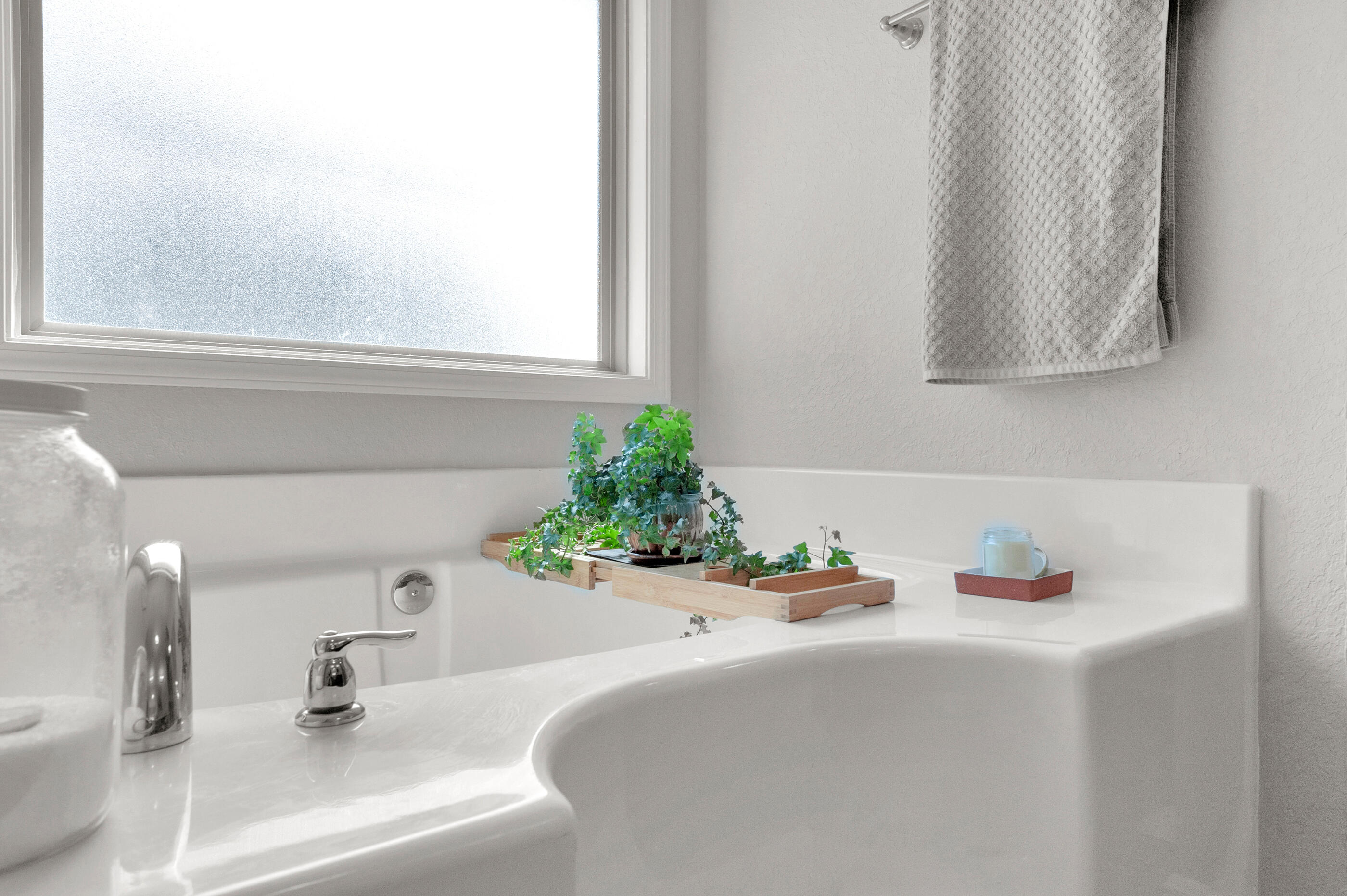 306 Vale Loop Crestview, FL 32536 - Photo 23 of 40 a bathroom with a sink and a mirror