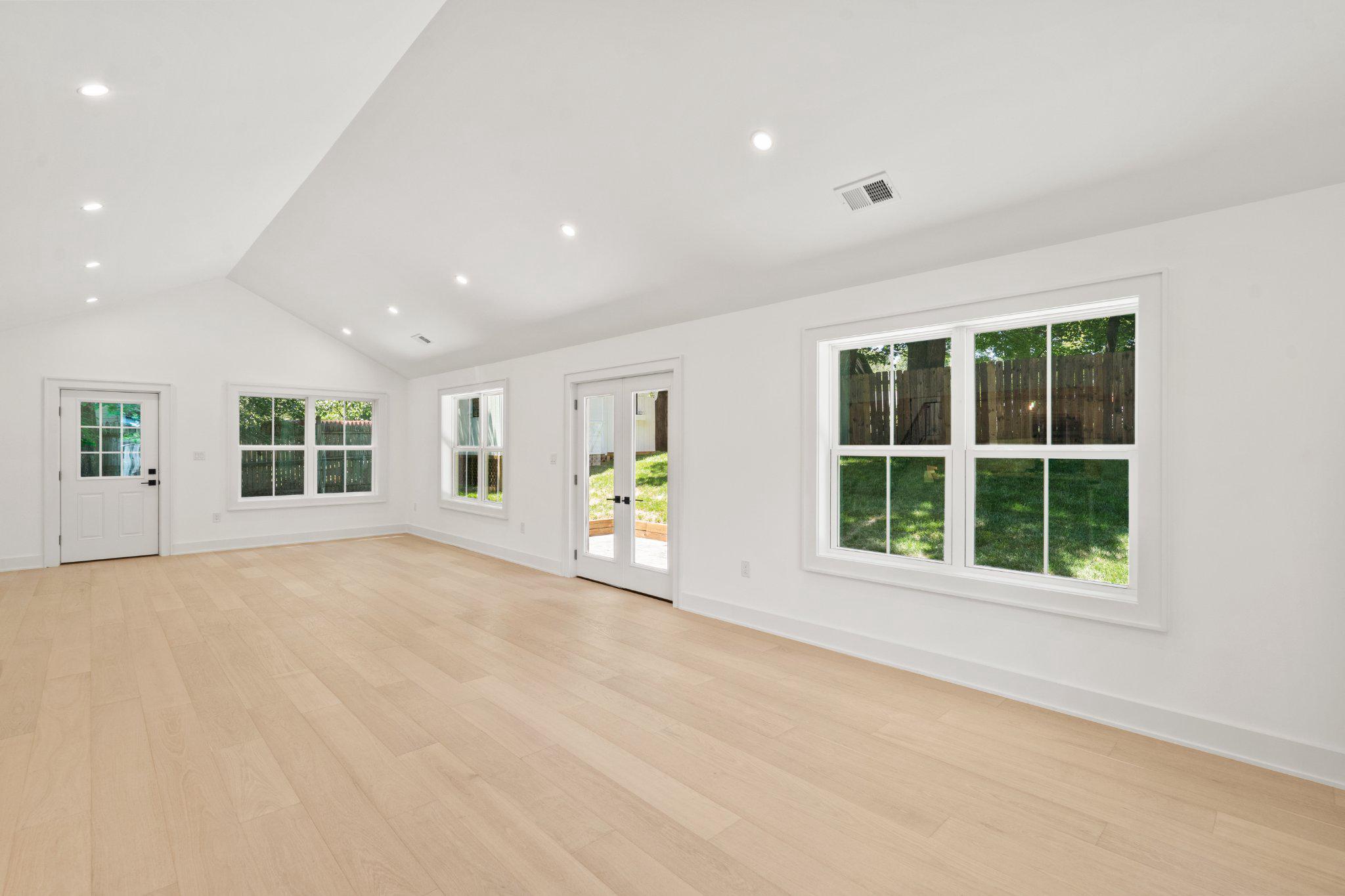 209 Thistle Drive Silver Spring, MD 20901 - Photo 4 of 34 Family room