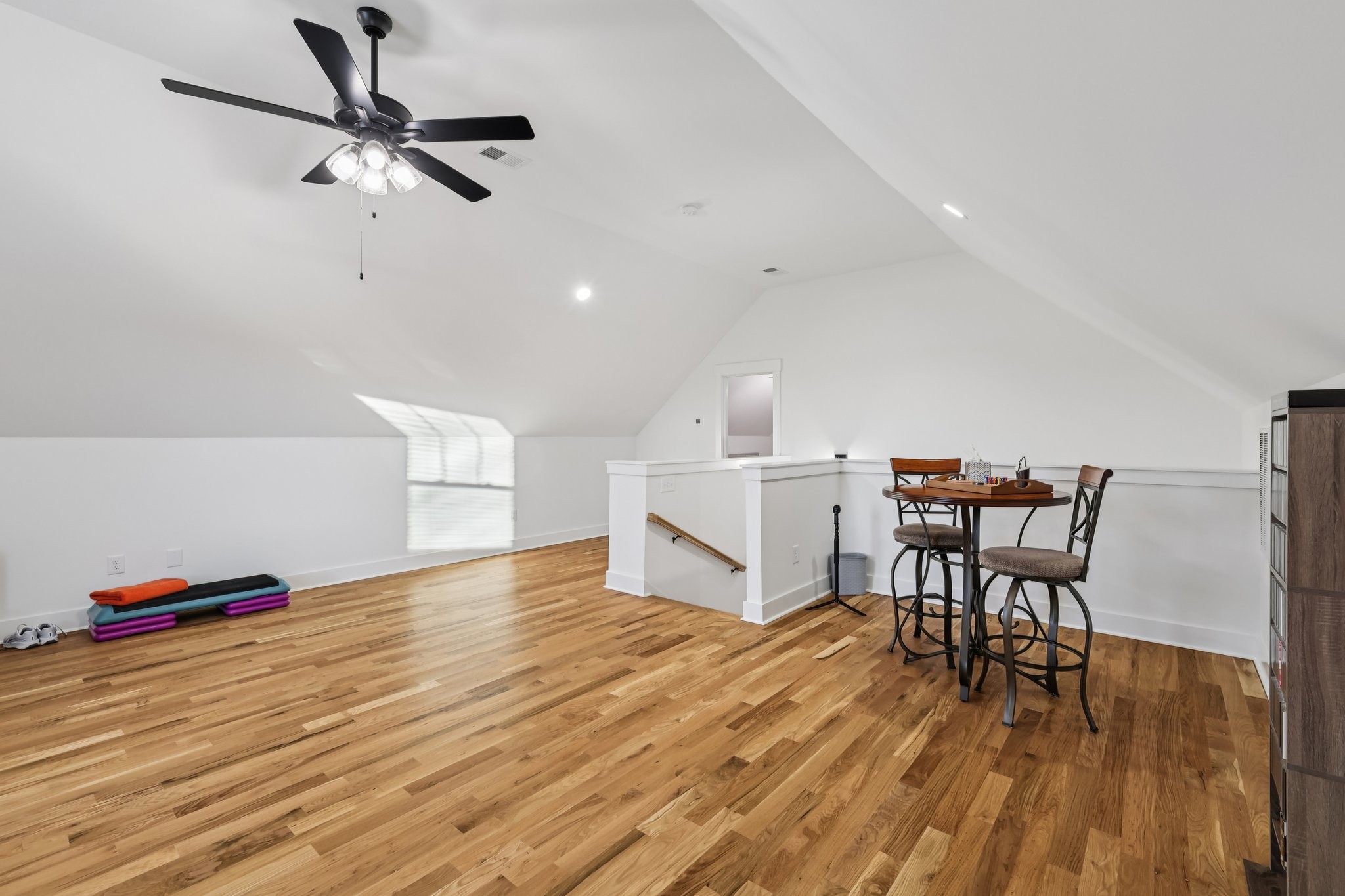5685 Minnis Road Springfield, TN 37172 - Photo 44 of 93 a view of a workspace with furniture and wooden floor