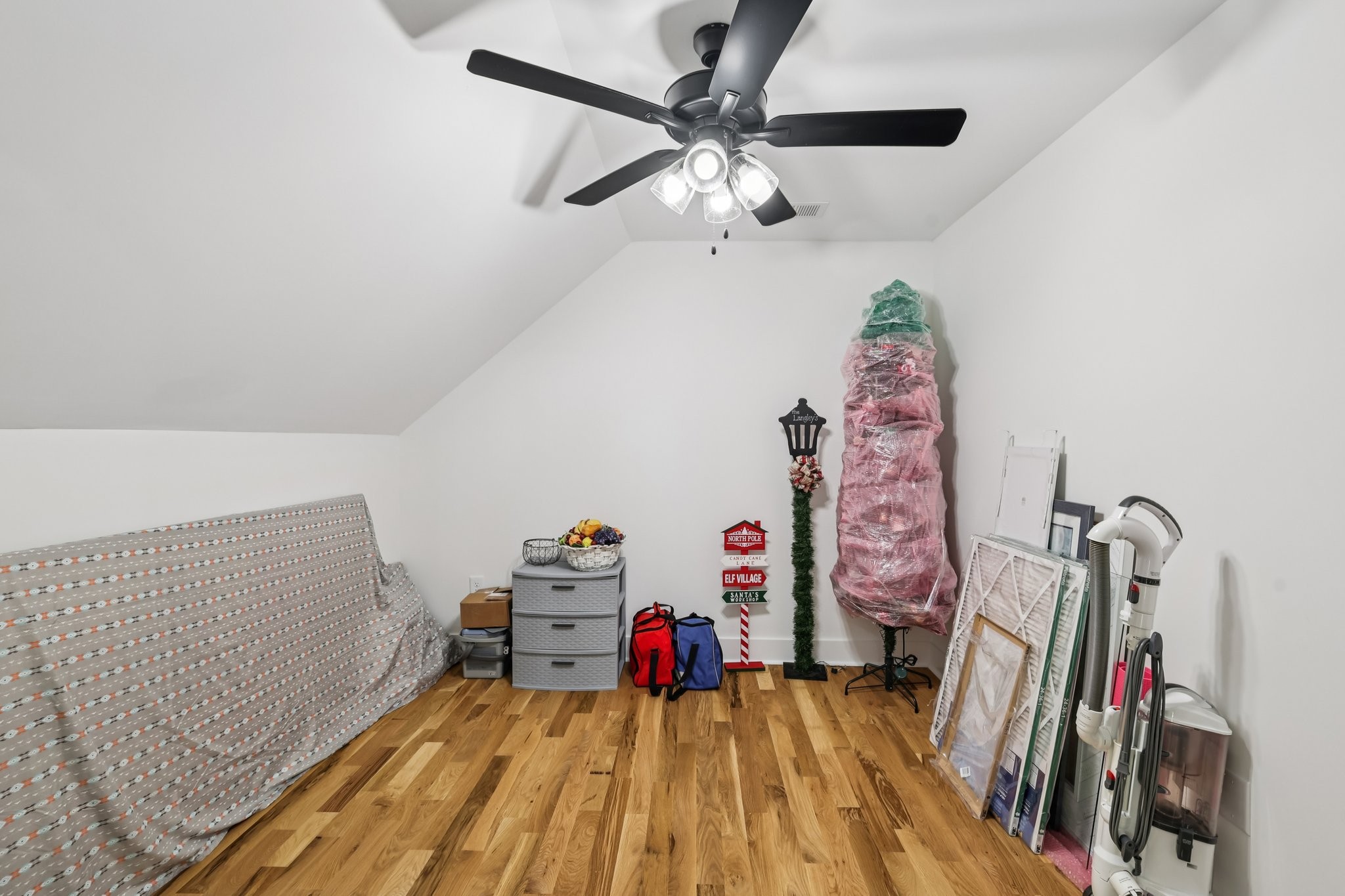 5685 Minnis Road Springfield, TN 37172 - Photo 45 of 93 a view of a room with gym equipment