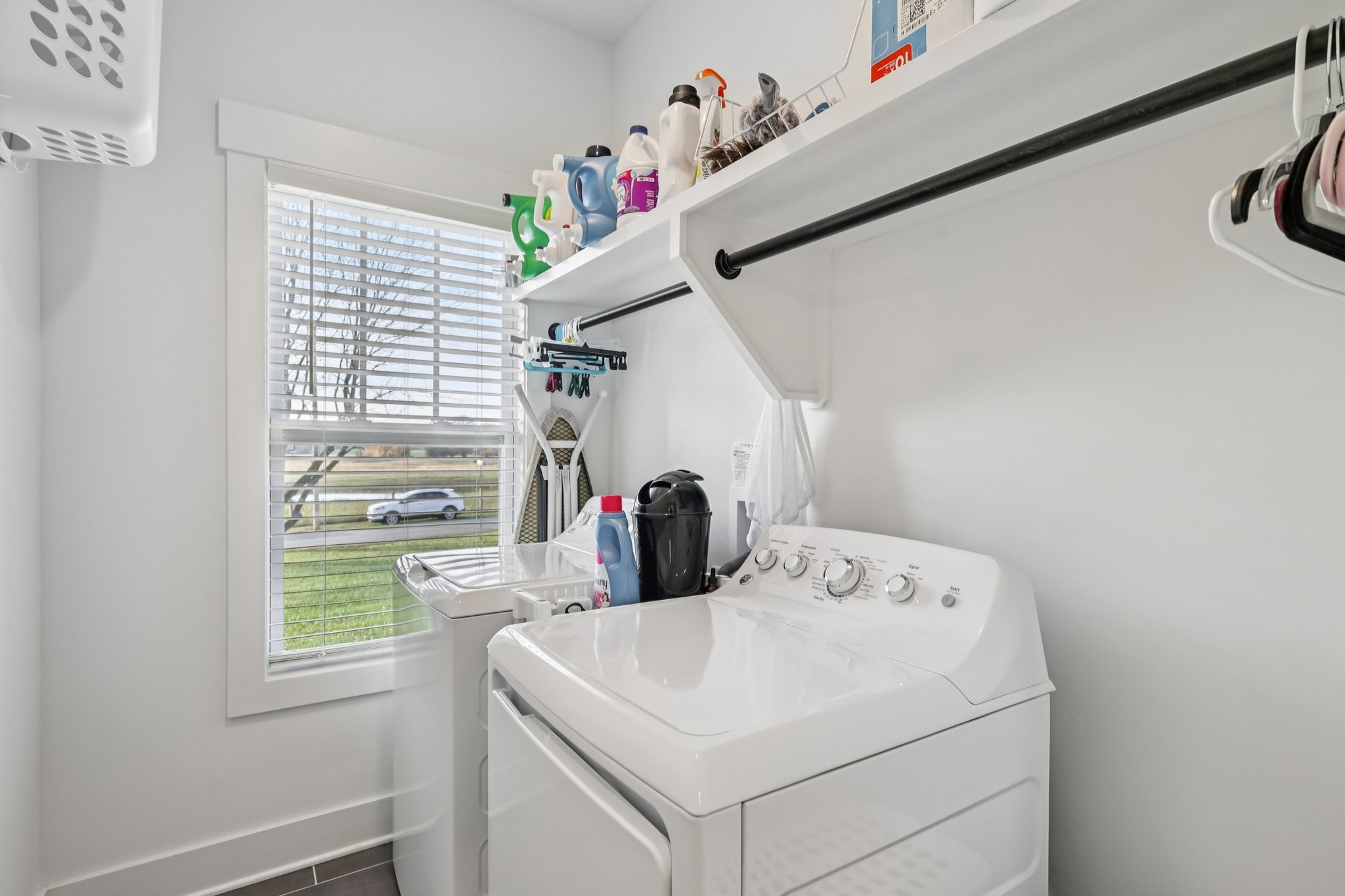 5685 Minnis Road Springfield, TN 37172 - Photo 46 of 93 a utility room with dryer and washer