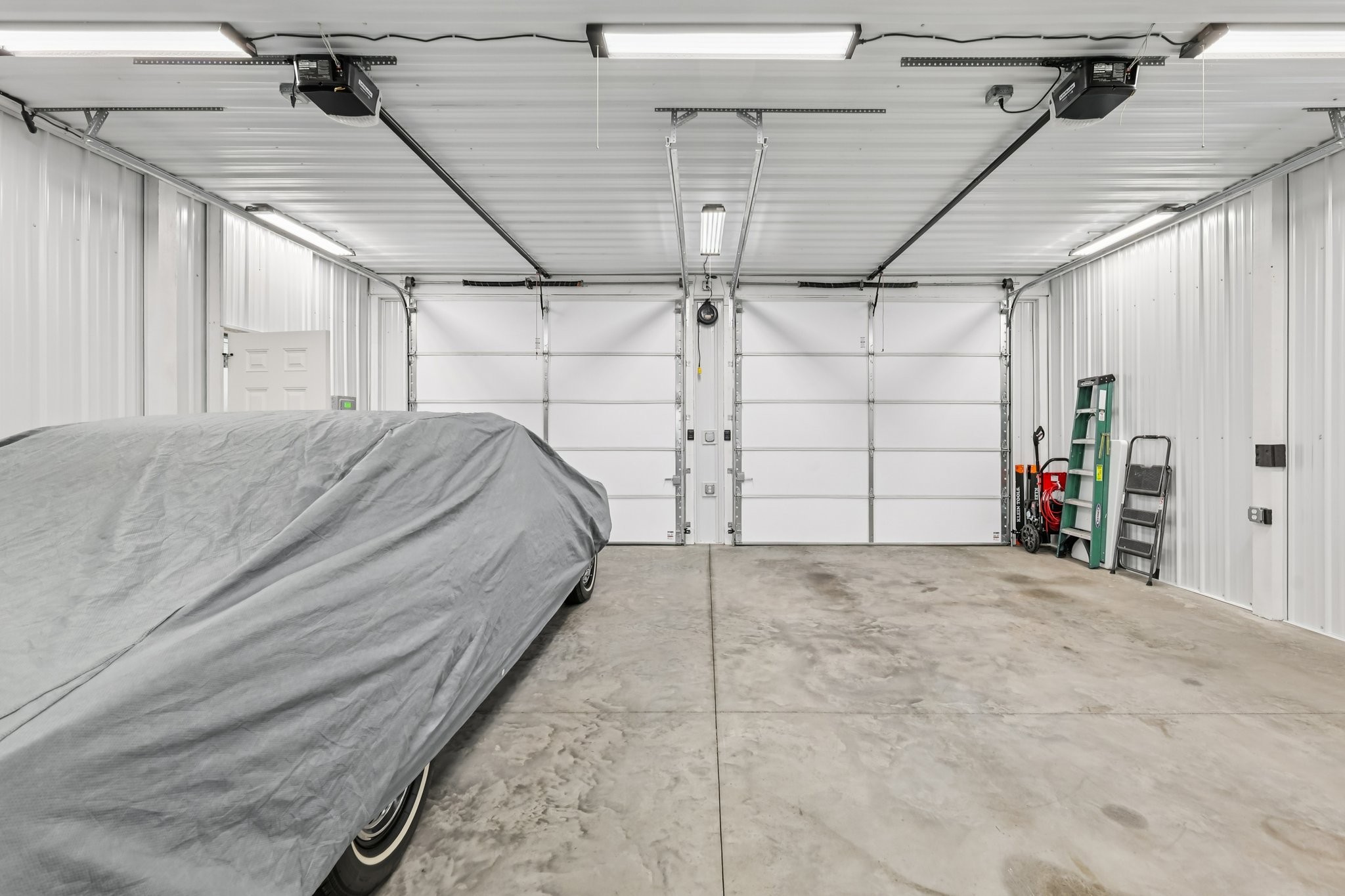 5685 Minnis Road Springfield, TN 37172 - Photo 55 of 93 a view of a garage