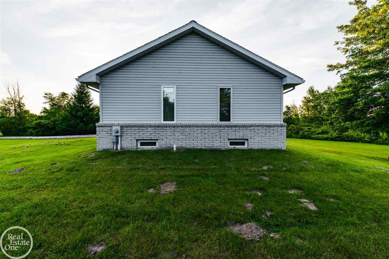 7224 Comstock Road Jeddo, MI 48032 - Photo 8 of 45 31384841-7.JPG