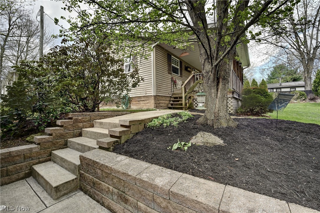 2041 Thrasher Road Carrollton, OH 44615 - Photo 3 of 40