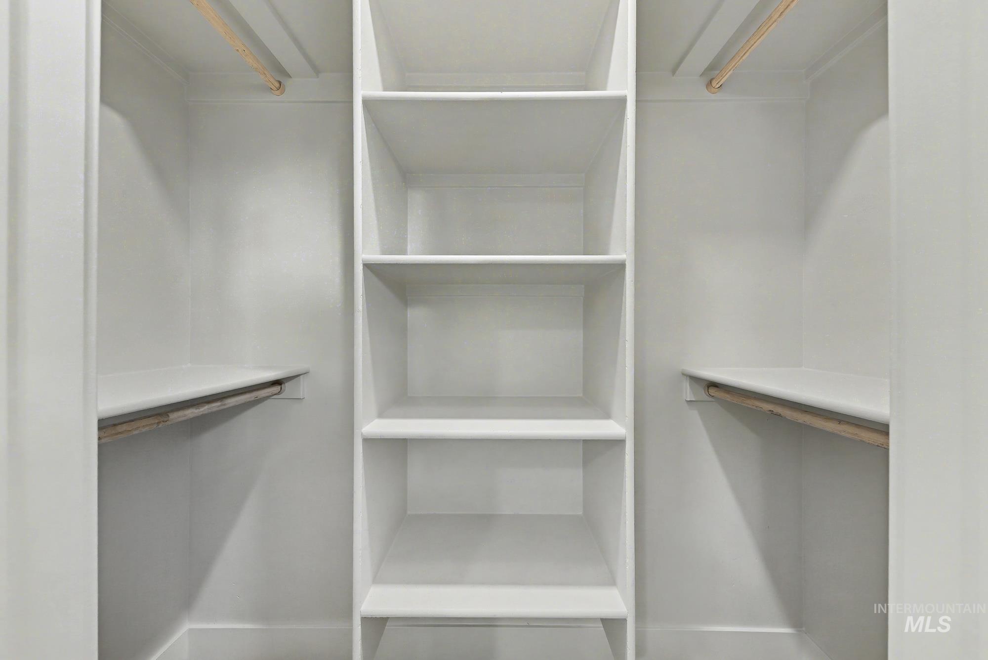 326 Packer Lane Homedale, ID 83628 - Photo 16 of 24 View of spacious closet