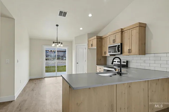 $335,000 | 326 Packer Lane, Homedale, ID 83628