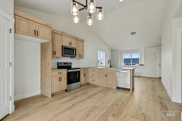 $335,000 | 326 Packer Lane, Homedale, ID 83628