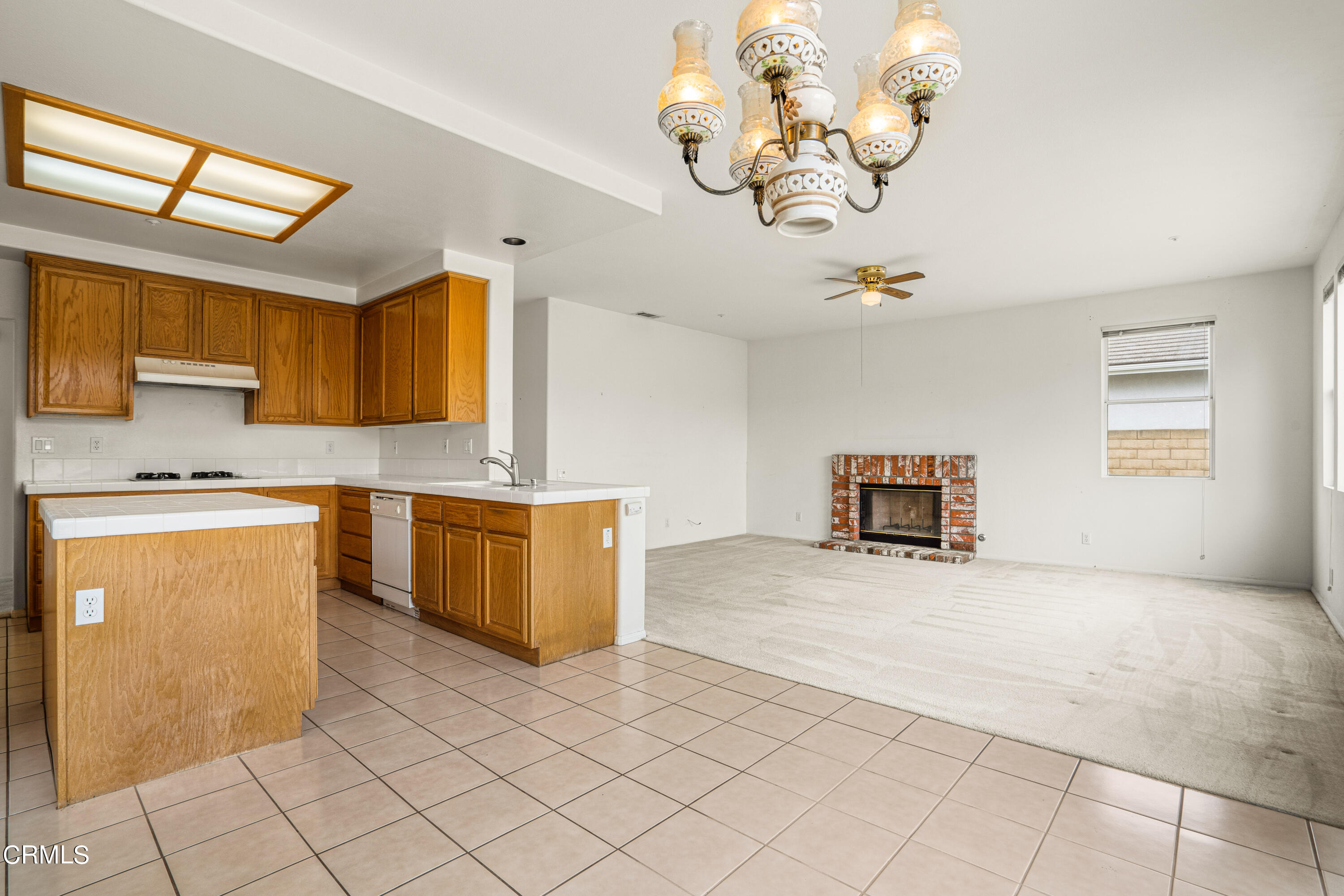 2410 Ivory Way Oxnard, CA 93036 - Photo 20 of 64 DSC06391