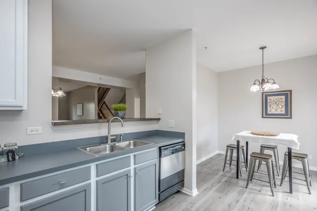 $324,900 | 1422 Manning Avenue, Montgomery, IL 60538