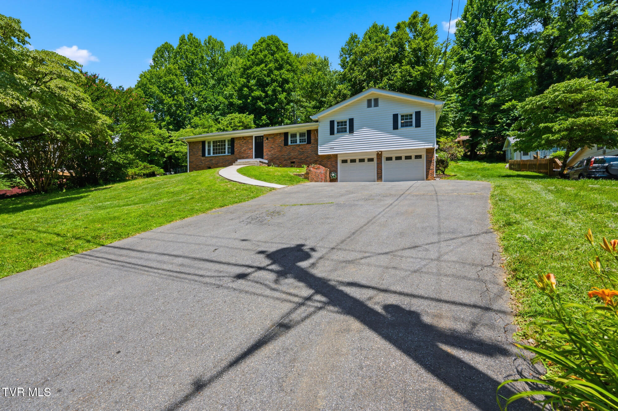 1345 King College Road Bristol, TN 37620 - Photo 3 of 42 DSC_0101