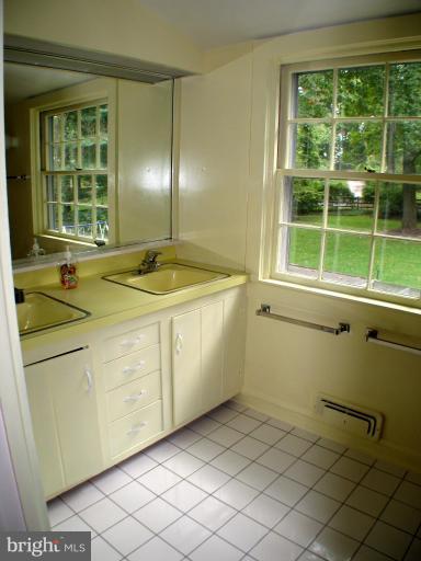 2115 Wiltonwood Road Stevenson, MD 21153 - Photo 6 of 14 Bath