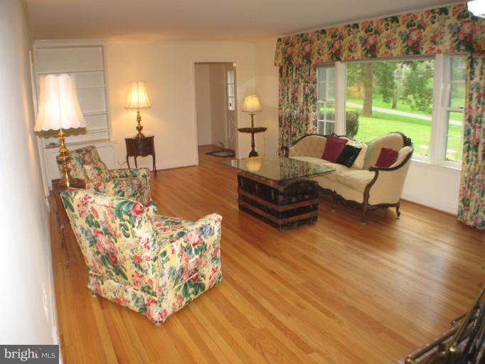 2115 Wiltonwood Road Stevenson, MD 21153 - Photo 10 of 14 Living Room