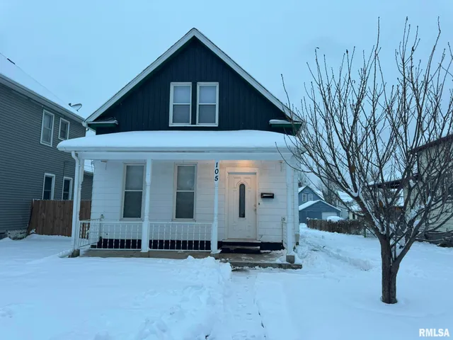 $1,200 | 105 6th Avenue, Moline, IL 61265