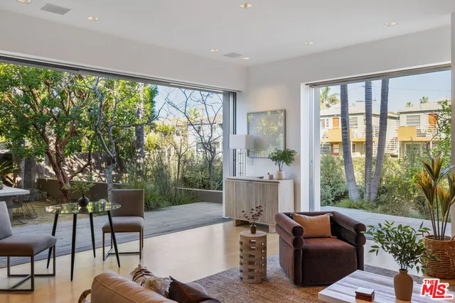 $6,350,000 | 2910-2908 Strongs Drive, Venice, CA 90291