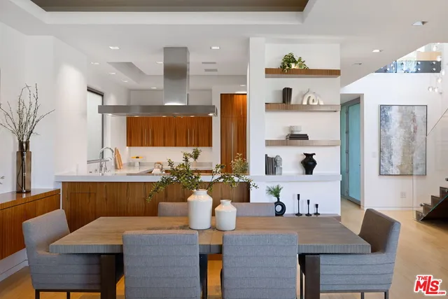 $6,350,000 | 2910-2908 Strongs Drive, Venice, CA 90291