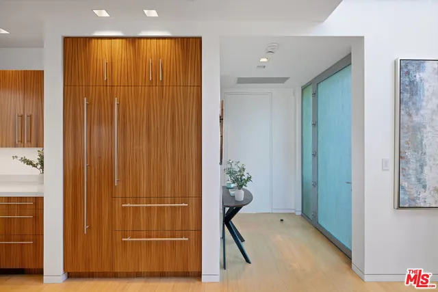 $6,350,000 | 2910-2908 Strongs Drive, Venice, CA 90291