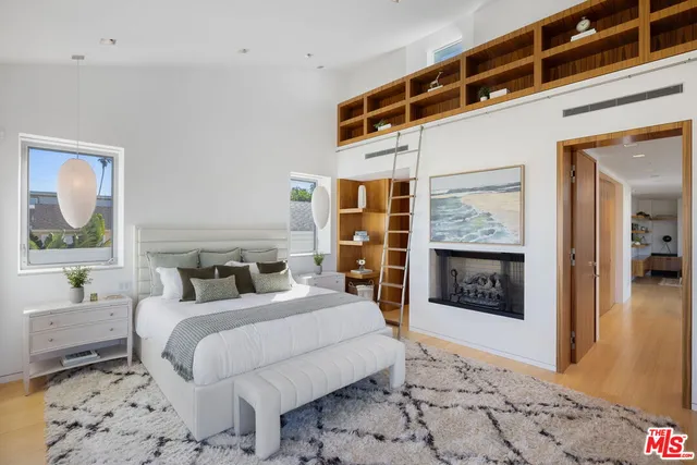 $6,350,000 | 2910-2908 Strongs Drive, Venice, CA 90291