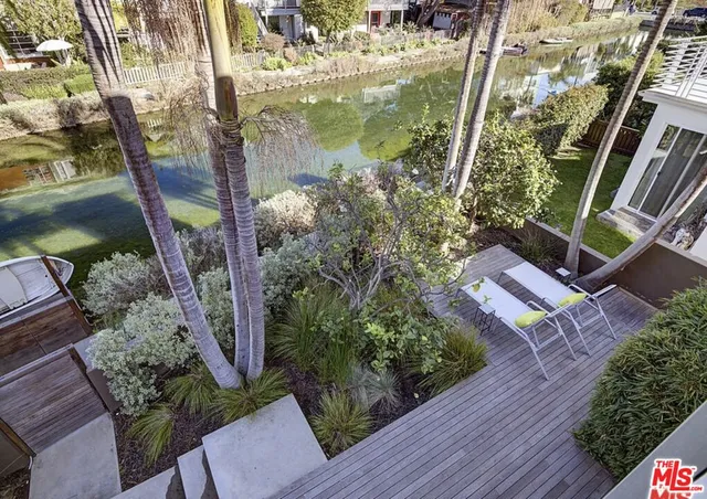 $6,350,000 | 2910-2908 Strongs Drive, Venice, CA 90291