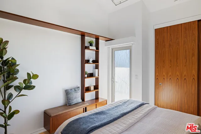 $6,350,000 | 2910-2908 Strongs Drive, Venice, CA 90291