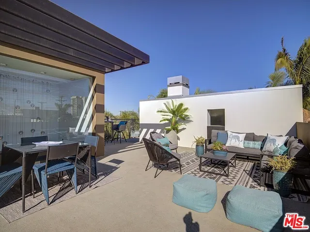 $6,350,000 | 2910-2908 Strongs Drive, Venice, CA 90291