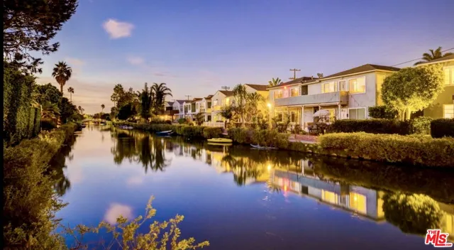 $6,350,000 | 2910-2908 Strongs Drive, Venice, CA 90291