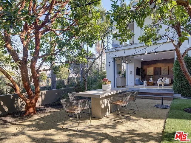 $6,350,000 | 2910-2908 Strongs Drive, Venice, CA 90291